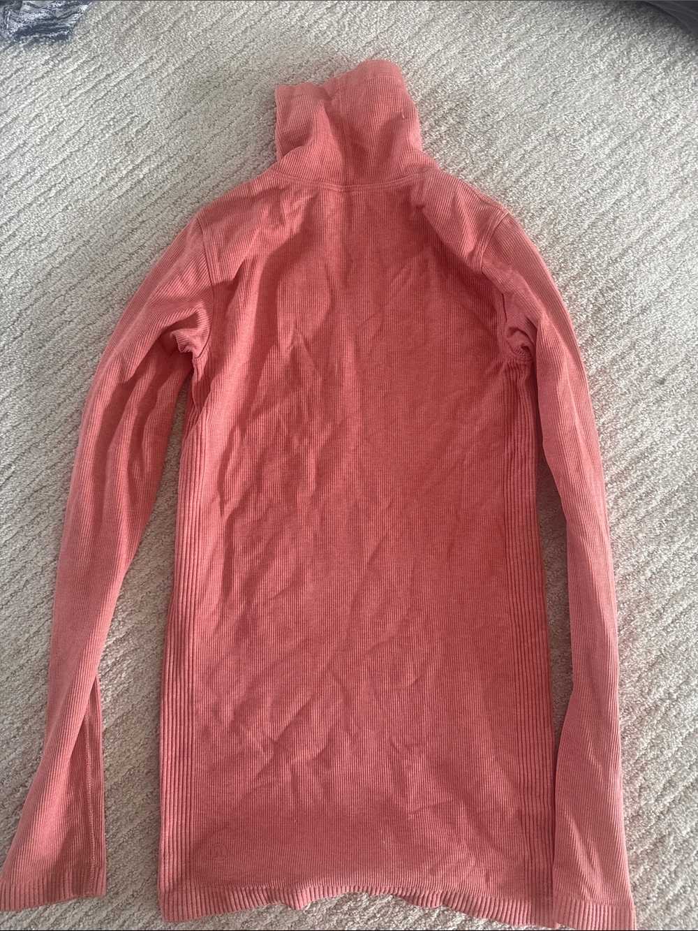 Lululemon XS Women’s Long Sleeve ribbed Lightweight Turtleneck Top - Dusty Rose